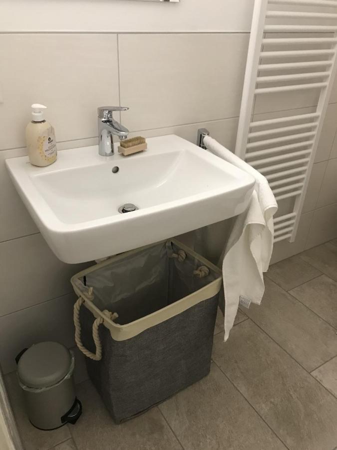 Schoenes Ferienappartment In Zell Am See: Zentral Gelegen Und Naehe Der Areitbahn Und Dem Zeller See Exterior foto